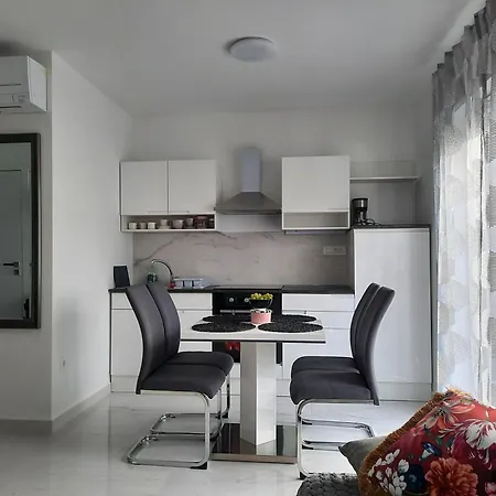 With Parking Space - 22836 * Ζαντάρ